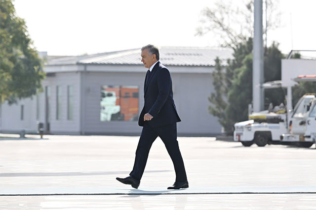 President of Uzbekistan Departs for Tajikistan