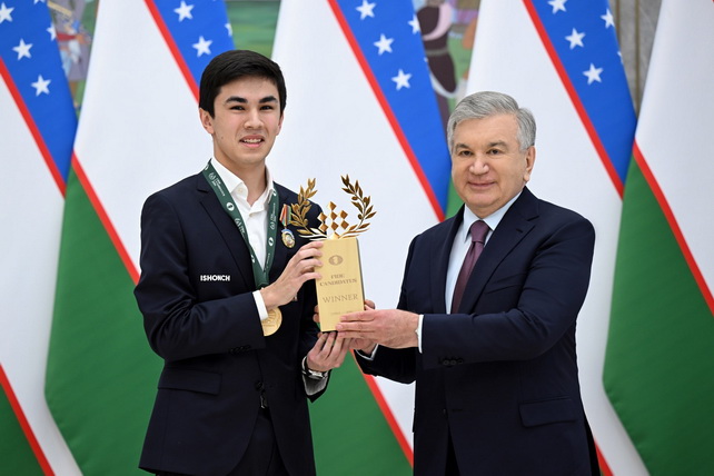 Mirziyoyev Honors Sindarov After Candidates Victory