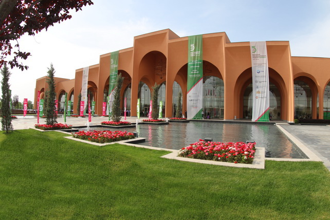 Узбекистан планирует около 200 проектов в сфере ИИ