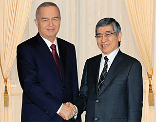 Uzbek leader Islam Karimov meets with ADB President
