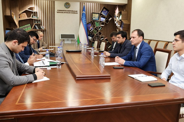 The issue of increasing the volume of exports of fruit products to India was discussed