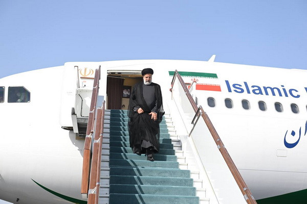 Iranian President dies in helicopter crash
