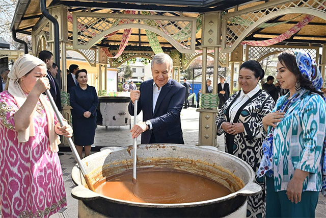 President joins Navruz celebrations in Tashkent’s Rohat mahalla