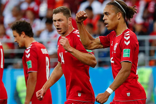 Denmark clinch narrow victory over Peru