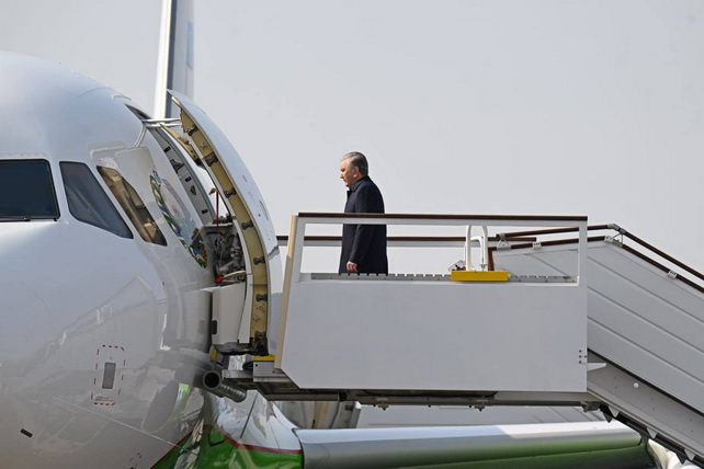 Shavkat Mirziyoyev departs for Almaty