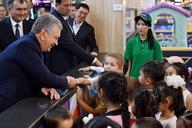 President Reviews “Yangi Uzbekistan” Residential Complex in Kashkadarya