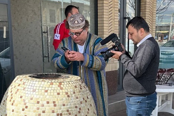 Iranian food blogger tells the world about Uzbek cuisine
