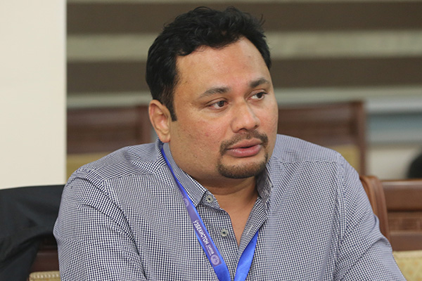 IUT and IdeaWaveLabs discuss development of startups