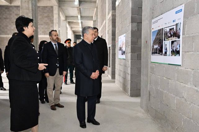 Mirziyoyev Inspects Construction of “New Uzbekistan” University and National Library