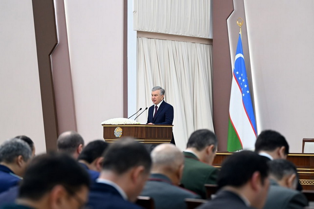 Мирзиёев «Ўзбекнефтгаз» ва Давлат активларини бошқариш агентлигидаги миллиардлаб сўмлик талон-торожликларни тергов қилишни топширди