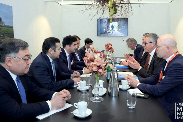Aziz Voitov meets with the Minister of Agriculture, Nature and Food Quality of the Netherlands