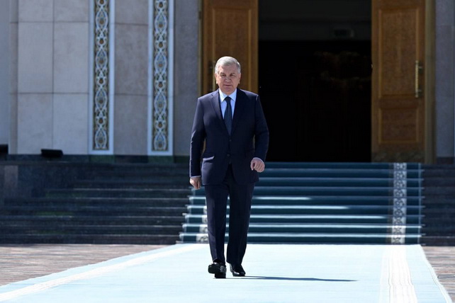 President of Uzbekistan departs for Hungary
