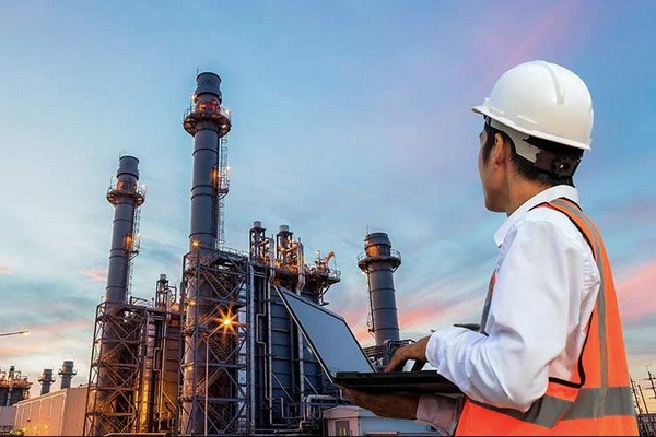 What does the international press write about the energy sector in Uzbekistan?