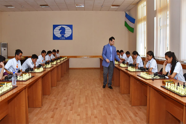 Uzbekistan host chess night “Melodiya igri”