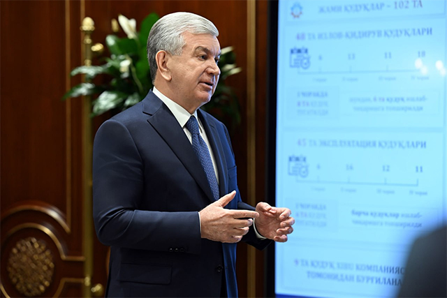 Мирзиёевга Ўзбекистон нефть ва газ соҳасининг ривожланиши ҳақида маълумот берилди
