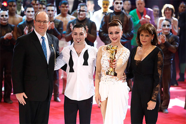 Air acrobats from Uzbekistan win “Golden Clown” award