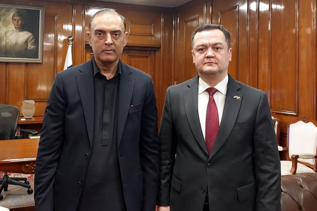 Uzbekistan’s Ambassador discusses prospects for cooperation with the Chairman of Pakistan’s State Bank