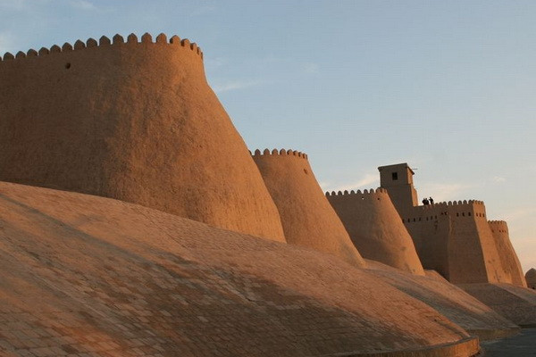 How many objects of tangible cultural heritage are there in Khorezm region?