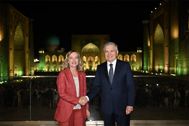 Italian PM visits the Registan Ensemble and the Ethnographic Park “Eternal City”