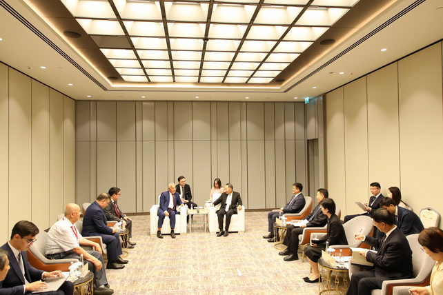 Akmal Saidov Holds Talks with Head of Chinese Delegation