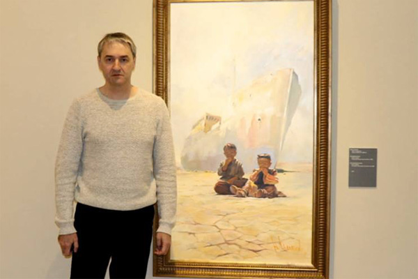 Andrey Esionov presents his painting to State Museum of Arts of Uzbekistan