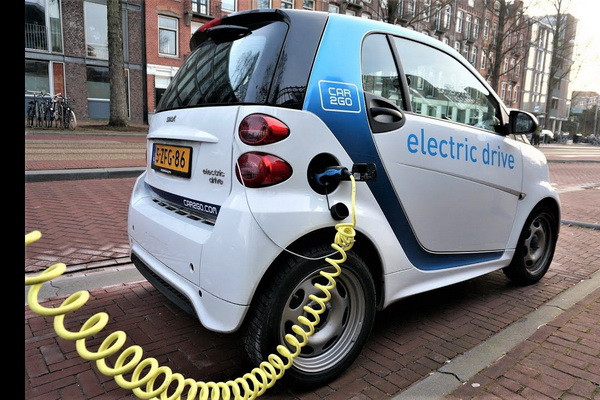 Uzbekistanis spend US$69.8 million on electric vehicle imports in 2022