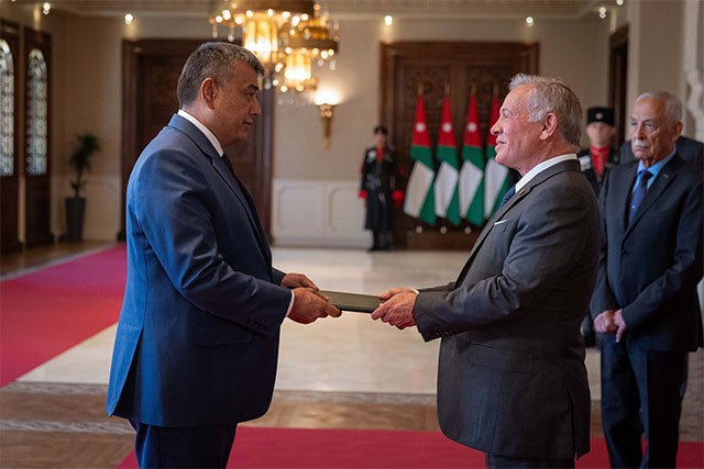 The Ambassador of Uzbekistan to Jordan Presented His Credentials to King Abdullah II