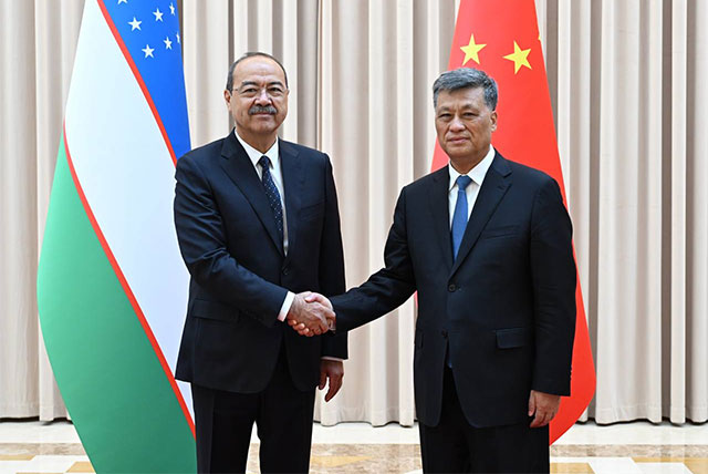 Uzbekistan government delegation visits Urumqi