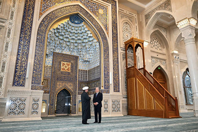 Mirziyoyev Reviews New Imam Bukhari Complex in Samarkand