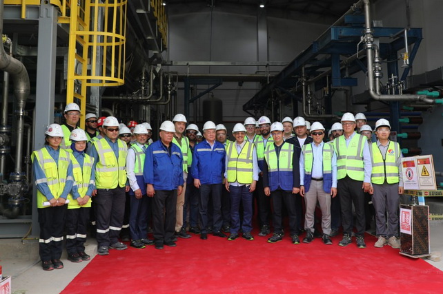 ACWA Power bosh direktori Chirchiqdagi Yashil vodorod zavodiga tashrif buyurdi