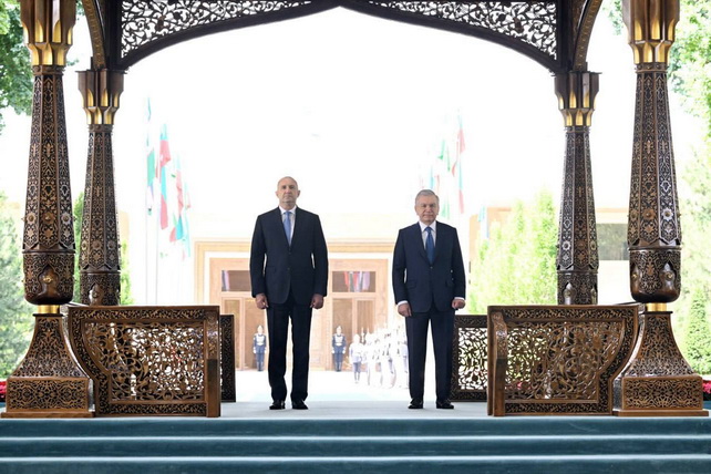 President of Bulgaria Officially Welcomed at Kuksaroy Residence