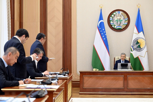 Президент рассмотрел меры по развитию гидроэнергетики и водной инфраструктуры