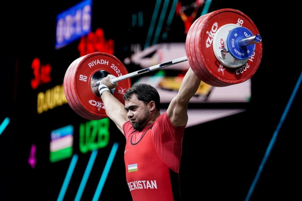 Akbar Juraev and Ruslan Nurudinov win gold and silver medals at the World Weightlifting Championships