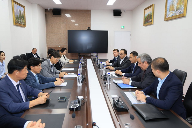 Фарғона ва SeoulTech ахборот технологиялари, сунъий интеллект ва аниқ фанлар соҳасида ҳамкорликни ривожлантирмоқда