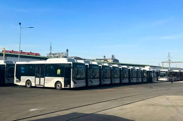 Navoiyga 42 ta zamonaviy YUTONG avtobuslari olib kelindi
