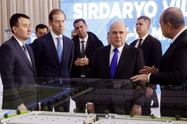 Mikhail Mishustin visits the exhibition "Made in Uzbekistan" in Samarkand