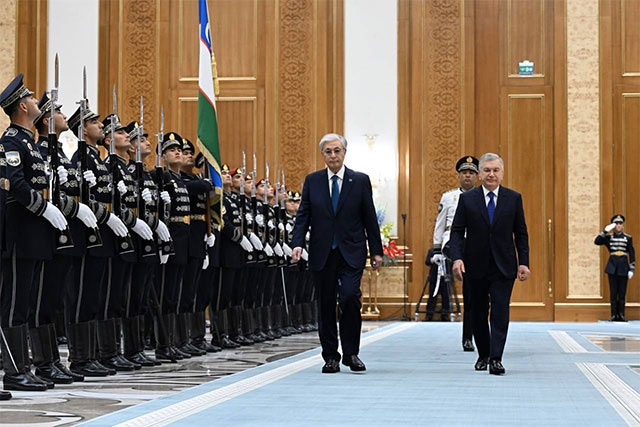 Official Welcome Ceremony Held for Tokayev at Tashkent-Humo Airport