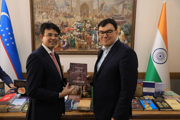 Indian Prime Minister donates a collection of books to Silk Road International University of Tourism and Cultural Heritage