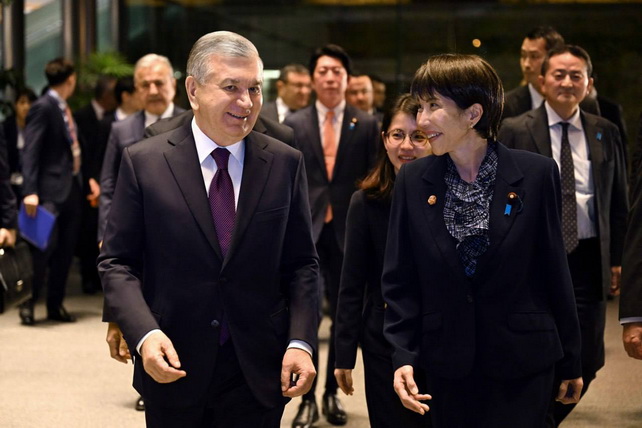 An Official Reception Held at the Kantei in Honor of the Visit of the President of Uzbekistan