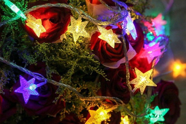 Militants set Christmas tree on fire in Syria