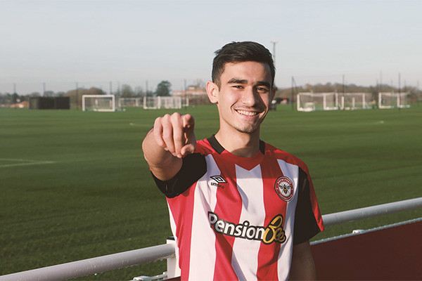 Brentford confirmed the signing of Pakhtakor midfielder Muhammadali Urinbaev