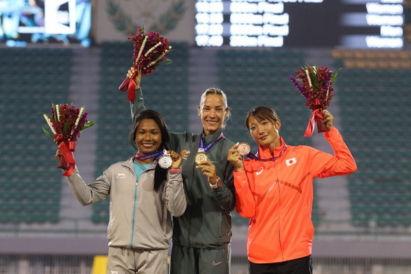 Ekaterina Voronina wins the first gold at the Asian Athletics Championships