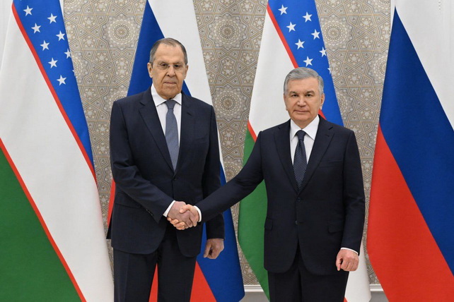 Negotiations takes place between the President of Uzbekistan and the Minister of Foreign Affairs of Russia in Samarkand