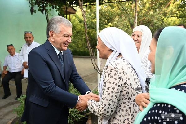 Президент маҳалла аҳли билан самимий суҳбат қурди