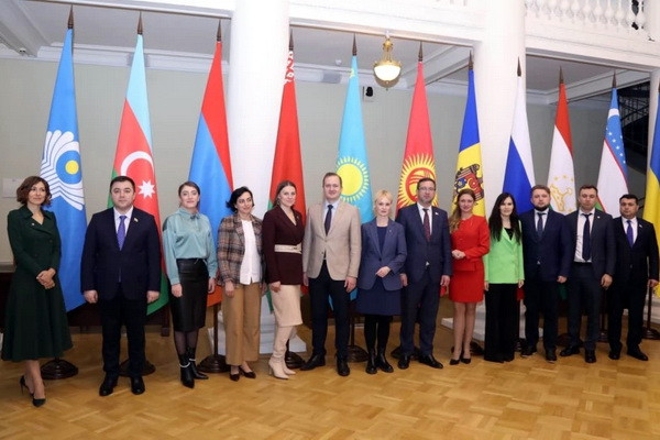 Young parliamentarians came up with initiatives to develop the Russian language in the Commonwealth