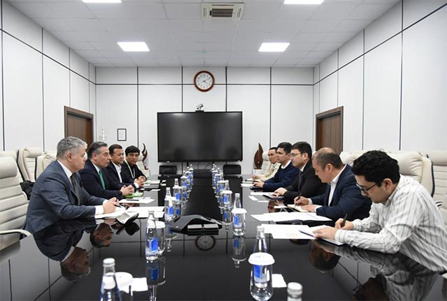 «Ўзбекнефтгаз» ва “Ipotekabank OTP Group инвестиция ва импорт лойиҳаларини қўллаб-қувватлашга келишиб олдилар