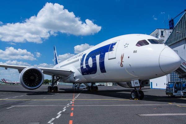 LOT Polish Airlines plans flights to Uzbekistan
