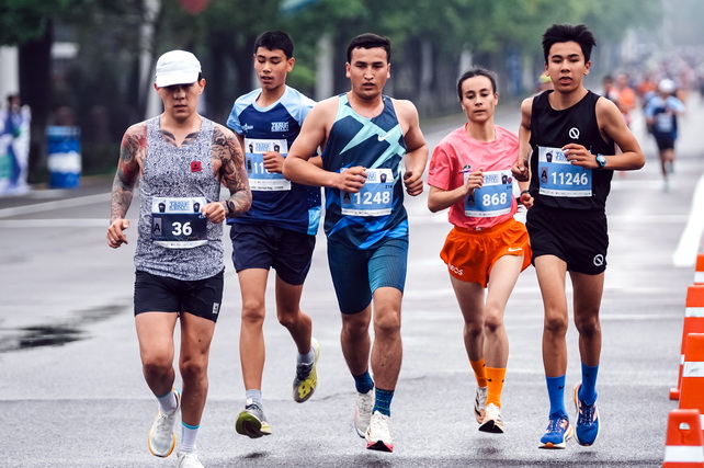 Over 23,000 Runners Participate in 8th Tashkent International Marathon