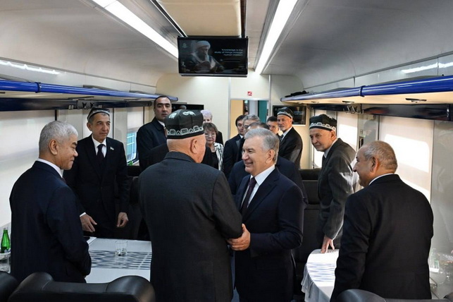 Uzbek President Reviews Construction Progress on New Samarkand–Urgut Railway Line