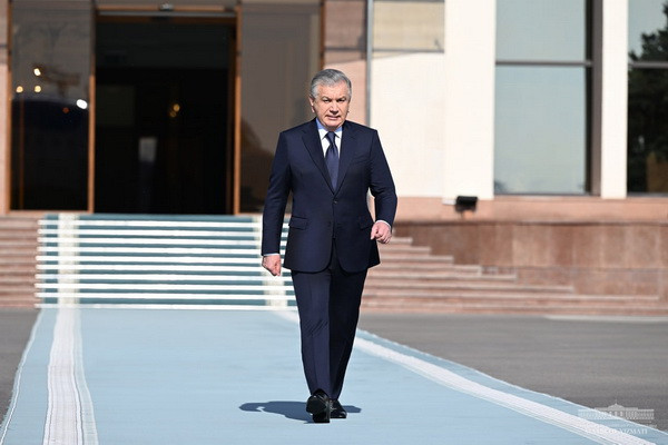 Shavkat Mirziyoyev Departs for Working Visit to Turkmenistan